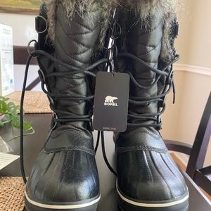 NWT! SOREL WOMEN'S TOFINO™ II BOOT -  SIZE 9